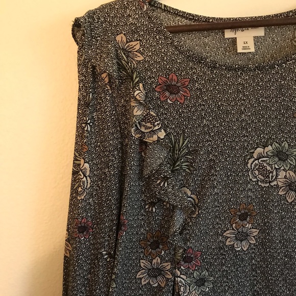 Floral Ruffle Top - Picture 3 of 4